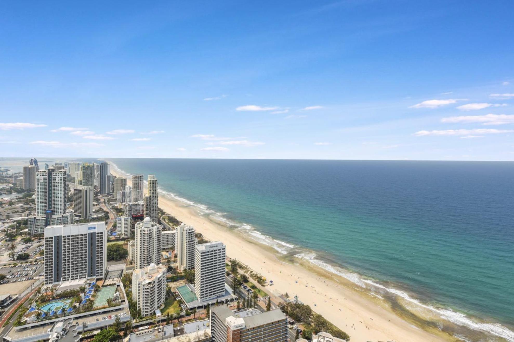 49th Floor With Ocean And Skyline Views Sitting Above The Hilton *